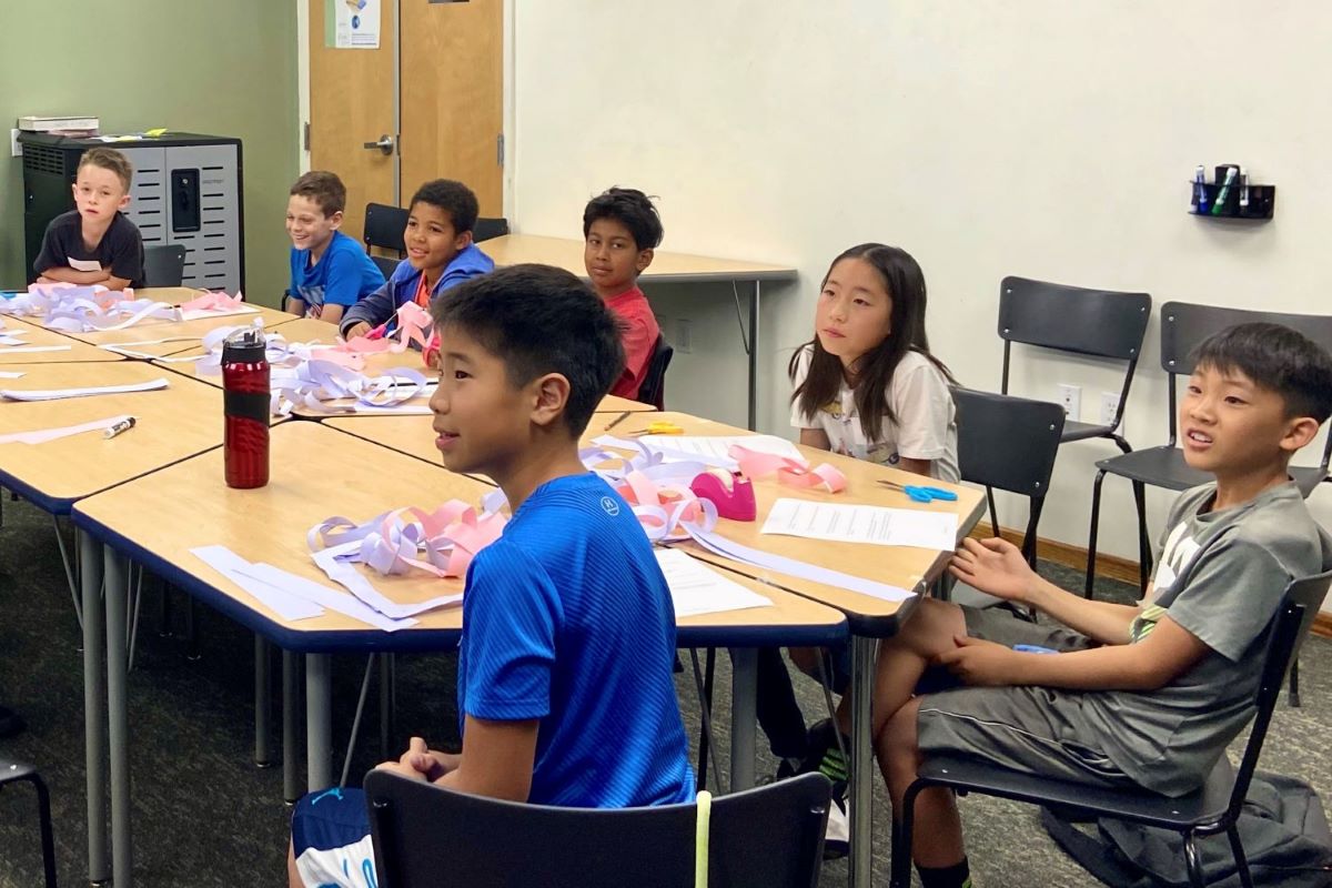 Students learn about M�bius strips
